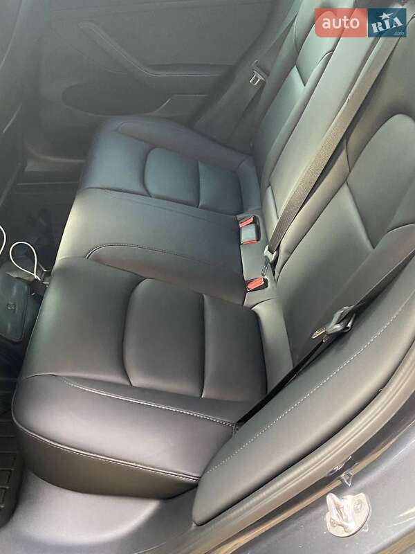 Седан Tesla Model 3 2022 в Днепре