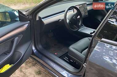 Седан Tesla Model 3 2022 в 