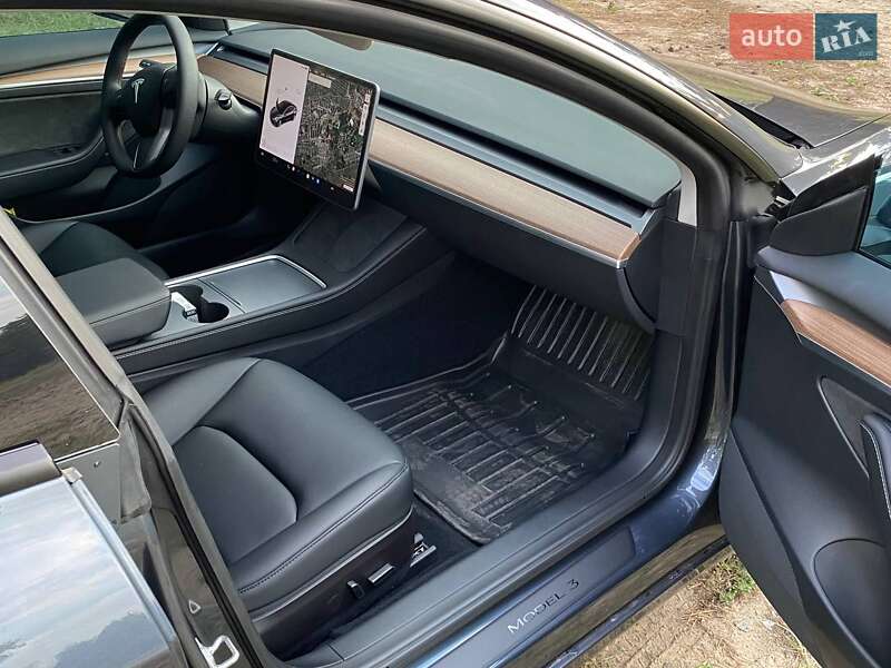 Седан Tesla Model 3 2022 в Днепре