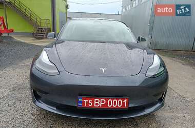 Седан Tesla Model 3 2020 в Звенигородці