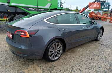 Седан Tesla Model 3 2020 в Звенигородці