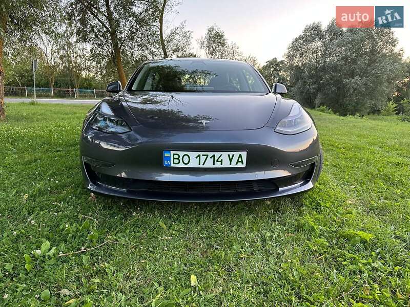 Седан Tesla Model 3 2021 в Тернополі