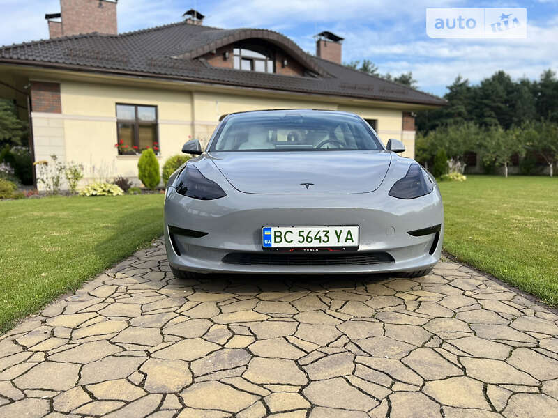Седан Tesla Model 3 2021 в Львові