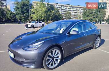 Седан Tesla Model 3 2018 в Києві