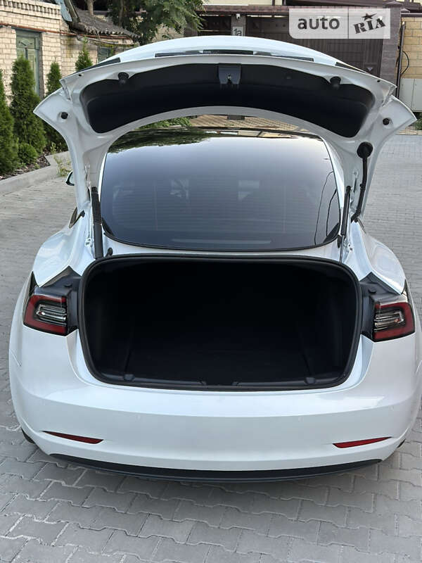 Седан Tesla Model 3 2022 в Дніпрі