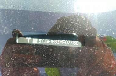 Седан Tesla Model 3 2021 в Воловце