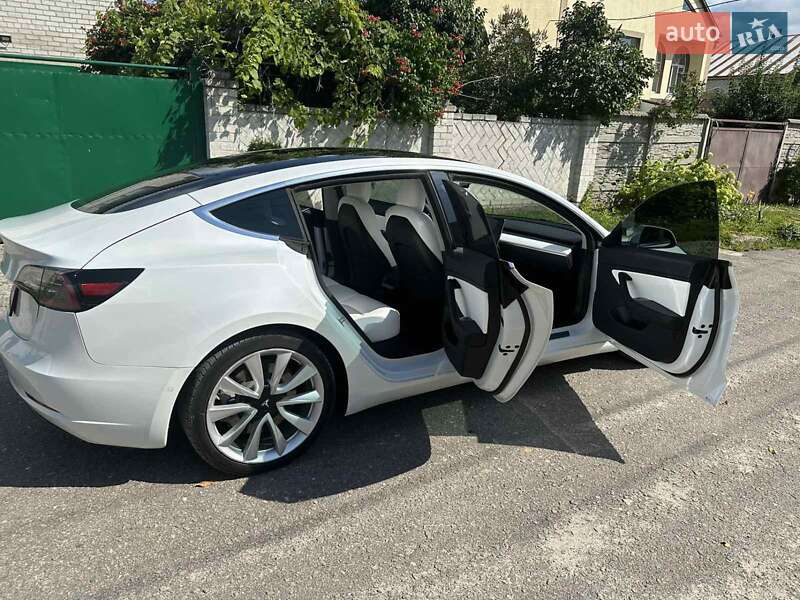 Седан Tesla Model 3 2020 в Харькове