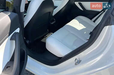 Седан Tesla Model 3 2020 в 