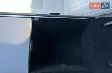 Седан Tesla Model 3 2020 в 