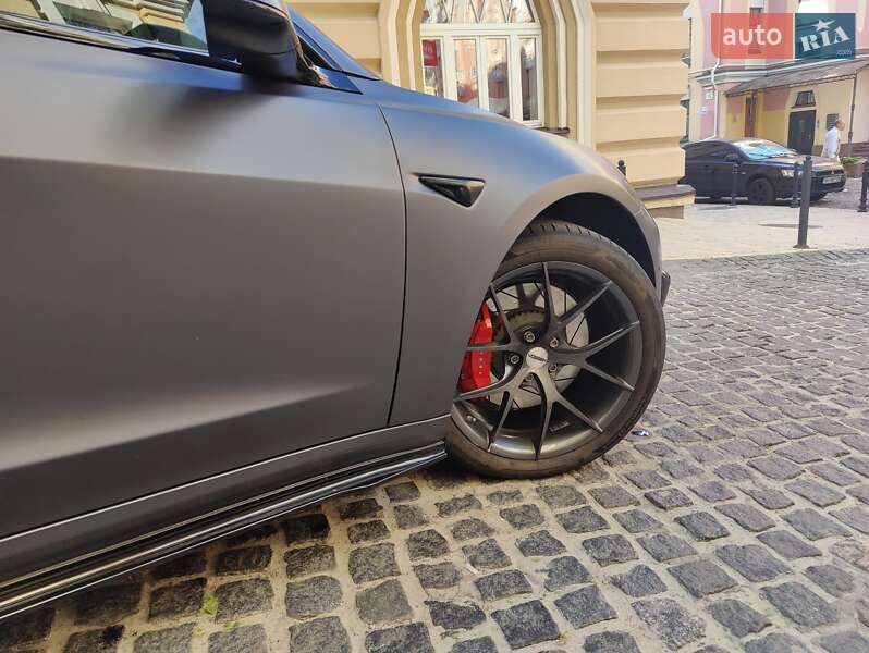 Седан Tesla Model 3 2018 в Киеве
