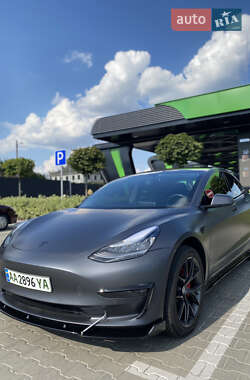 Седан Tesla Model 3 2018 в Києві