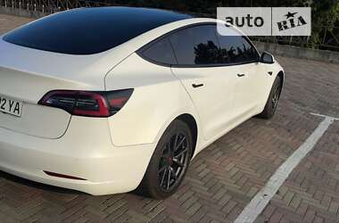 Седан Tesla Model 3 2019 в 