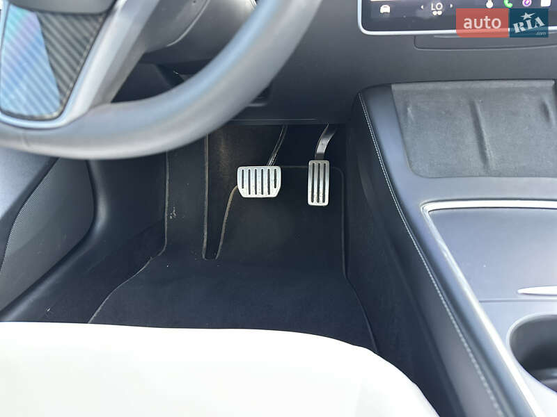 Седан Tesla Model 3 2021 в Киеве