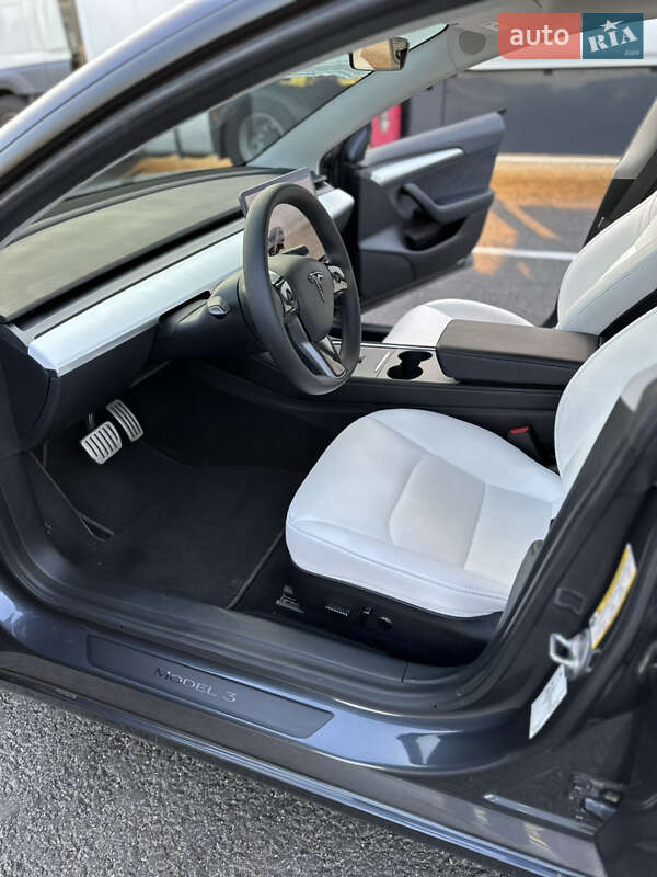 Седан Tesla Model 3 2021 в Киеве