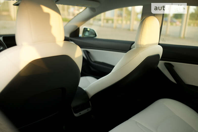 Седан Tesla Model 3 2019 в Львове фото 18 Седан Tesla Model 3 2019 в Львове