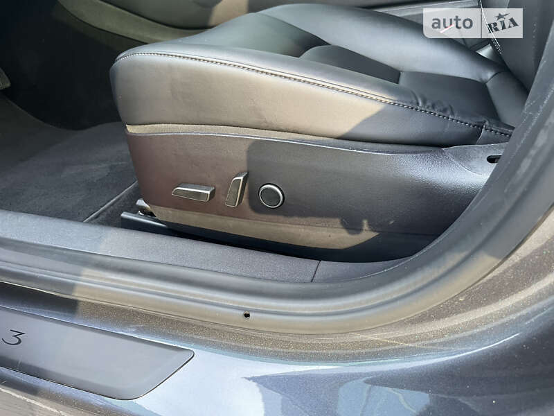 Седан Tesla Model 3 2022 в Виннице