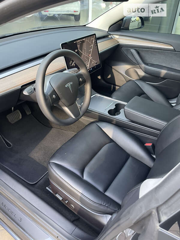 Седан Tesla Model 3 2022 в Виннице