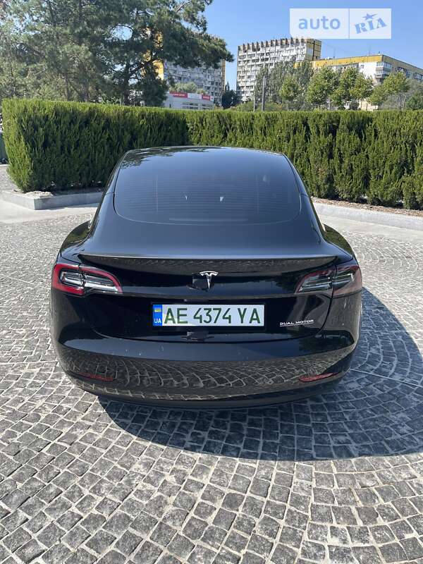 Седан Tesla Model 3 2021 в Днепре