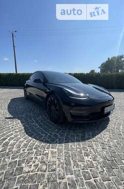 Седан Tesla Model 3 2021 в 