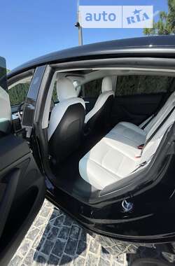 Седан Tesla Model 3 2021 в Днепре