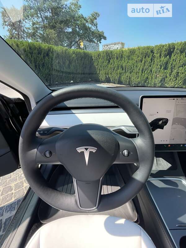 Седан Tesla Model 3 2021 в Днепре