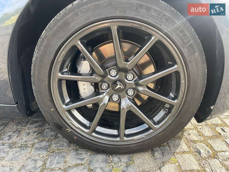 Седан Tesla Model 3 2020 в Львове фото 31 Седан Tesla Model 3 2020 в Львове