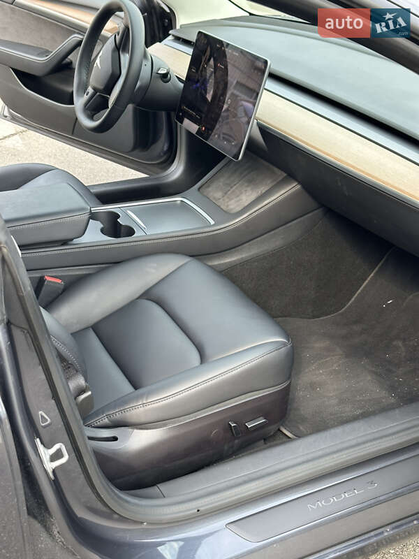 Седан Tesla Model 3 2022 в Вінниці