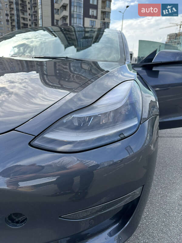 Седан Tesla Model 3 2022 в Виннице