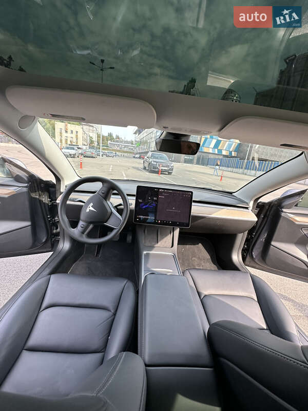 Седан Tesla Model 3 2022 в Вінниці