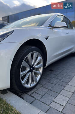 Седан Tesla Model 3 2018 в 