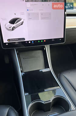 Седан Tesla Model 3 2018 в 