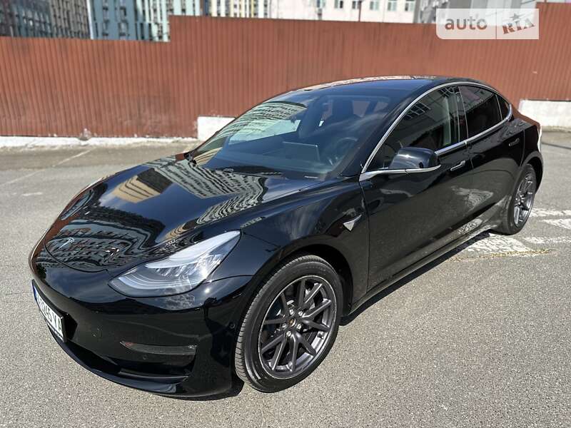 Седан Tesla Model 3 2018 в Киеве