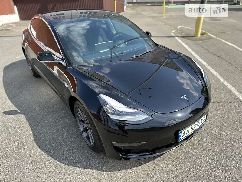 Седан Tesla Model 3 2018 в Киеве
