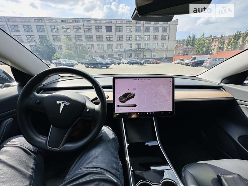 Седан Tesla Model 3 2018 в Киеве