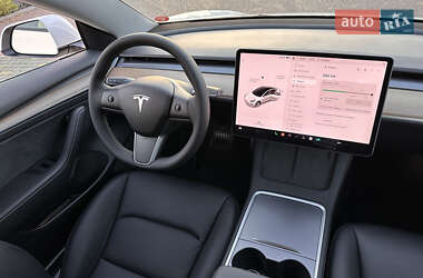 Седан Tesla Model 3 2022 в Ровно