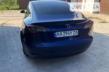 Седан Tesla Model 3 2019 в Изюме