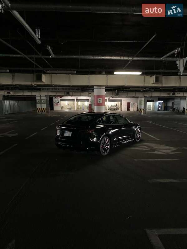 Седан Tesla Model 3 2018 в Кременчуці