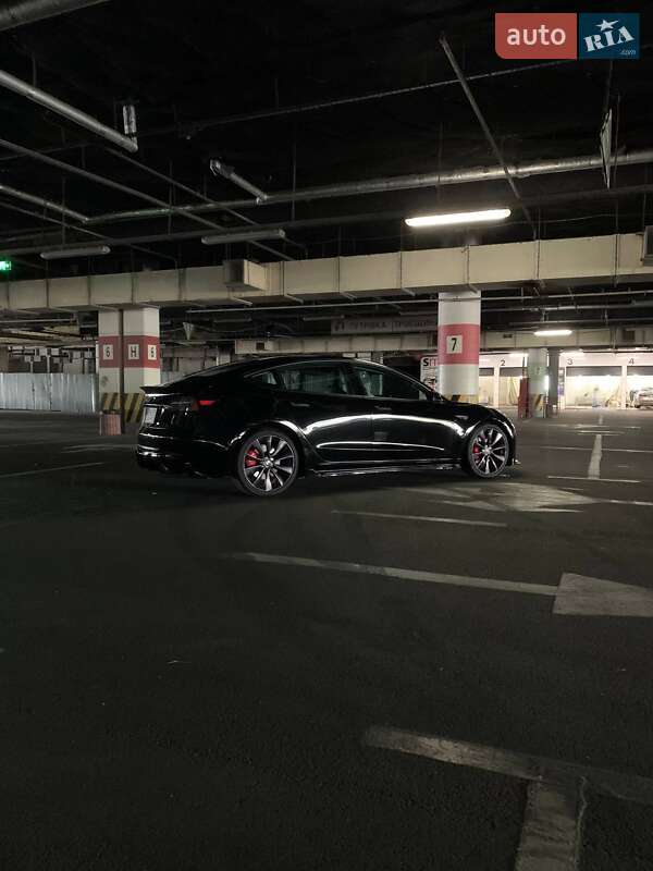 Седан Tesla Model 3 2018 в Кременчуці
