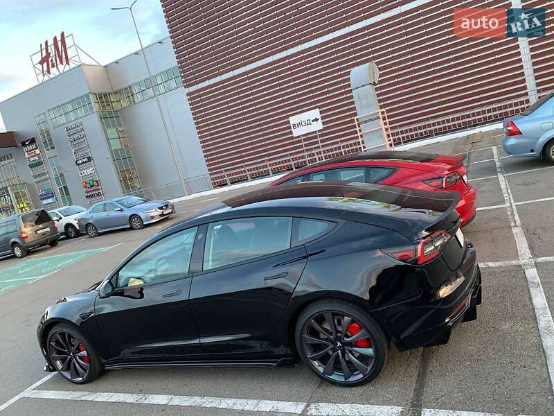 Седан Tesla Model 3 2018 в Кременчуці