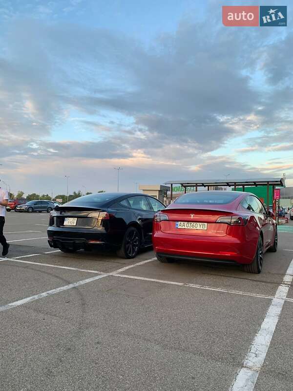 Седан Tesla Model 3 2018 в Кременчуці