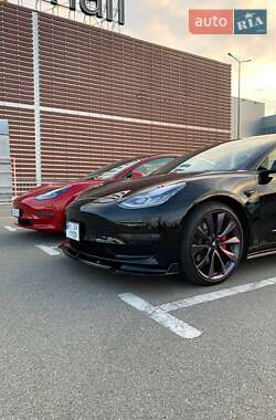 Седан Tesla Model 3 2018 в Кременчуці
