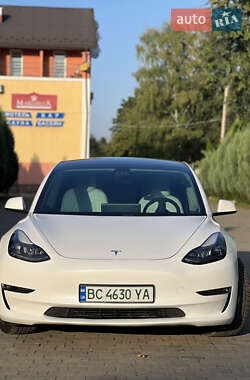 Седан Tesla Model 3 2021 в Самборе