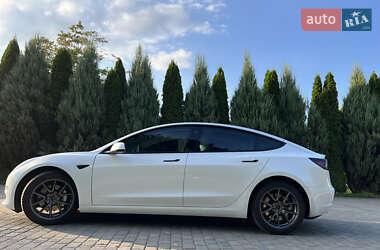 Седан Tesla Model 3 2021 в Самборе