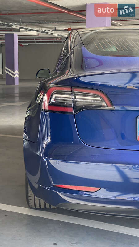 Седан Tesla Model 3 2018 в Киеве