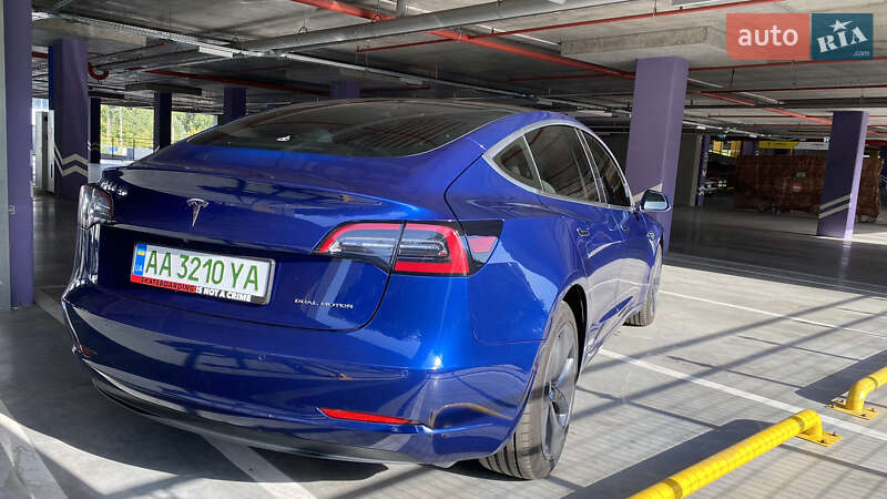 Седан Tesla Model 3 2018 в Киеве
