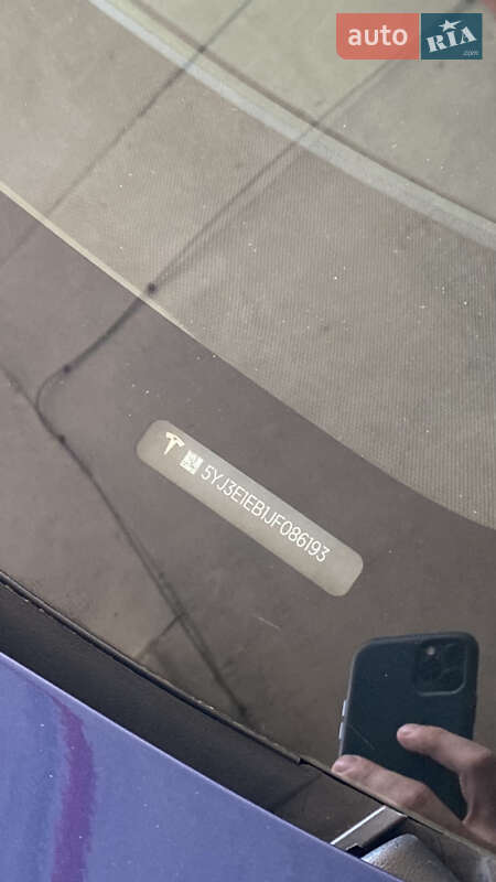 Седан Tesla Model 3 2018 в Киеве