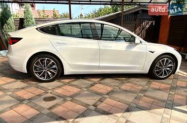 Седан Tesla Model 3 2020 в Киеве