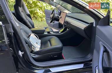 Седан Tesla Model 3 2019 в Киеве