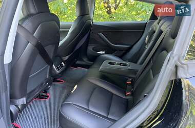 Седан Tesla Model 3 2019 в Киеве