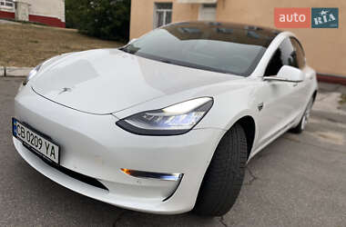 Седан Tesla Model 3 2018 в Чернигове